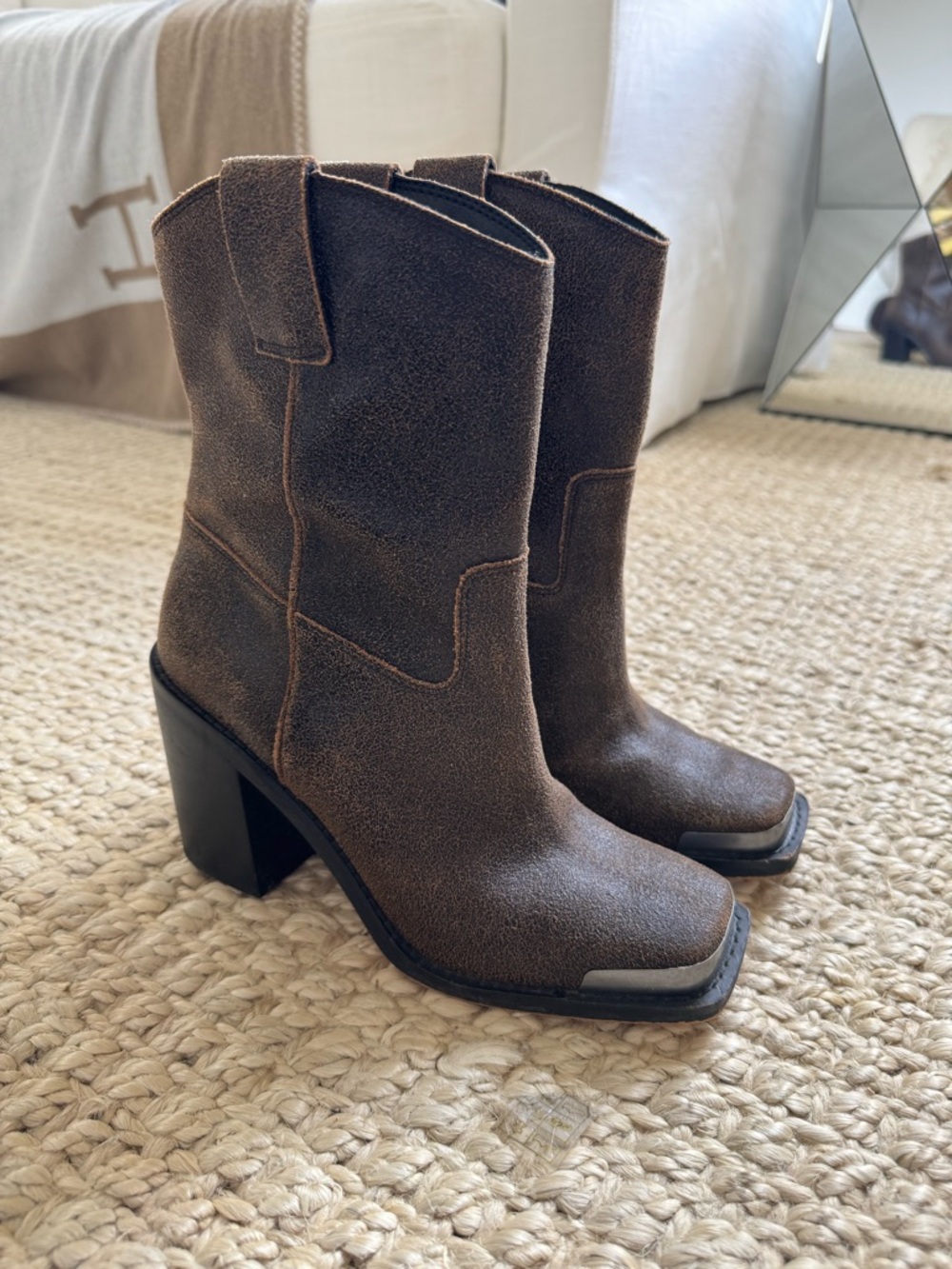 Dolce Vita sz 7 Women’s Brown leather Block Heel Western Boots distressed